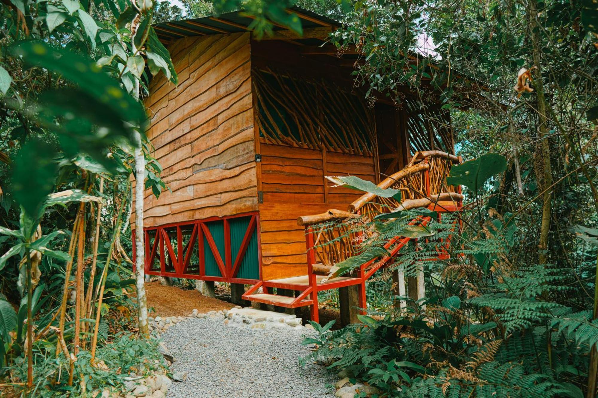 La Tigra Rainforest Lodge La Fortuna Exterior photo